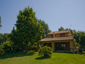 Agriturismo Bed and Breakfast Tuscia - Viterbo Lazio Italy e Allevamento del  Pastore Tedesco - Tel. 338.816.02.64